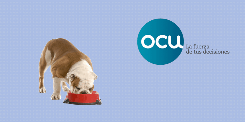 Perro comiendo con logo de la OCU